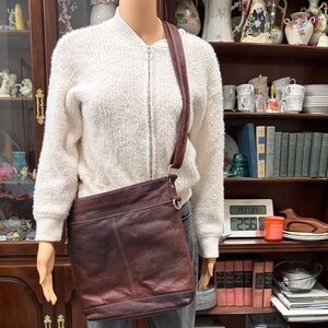 Stylish Brown Leather Crossbody Bag